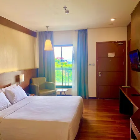 Oak Tree Emerald Hotel & Coventions Semarang-3